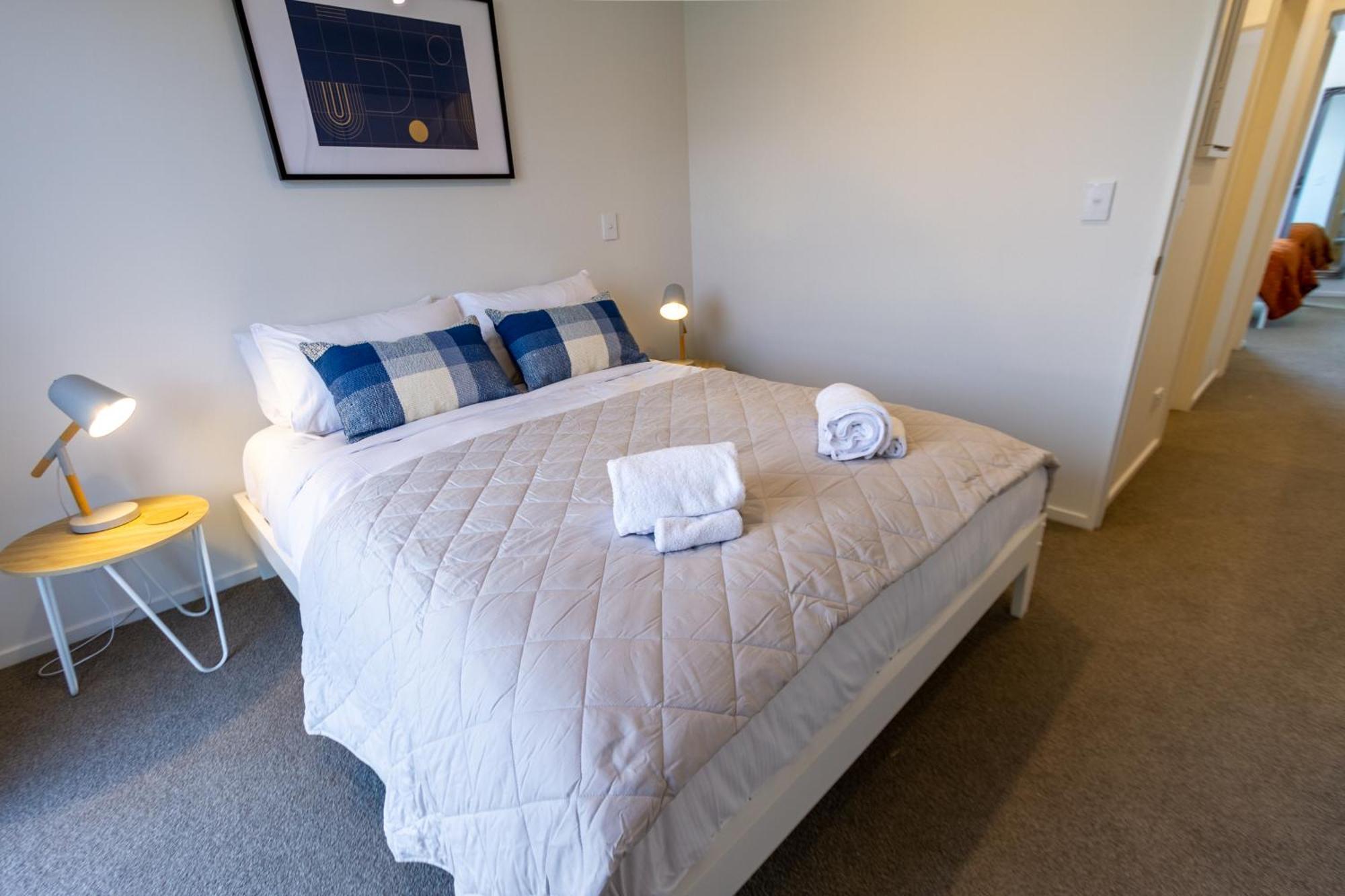 City Lights Retreat With Carpark 2 Bed 2 Bath Christchurch Eksteriør billede